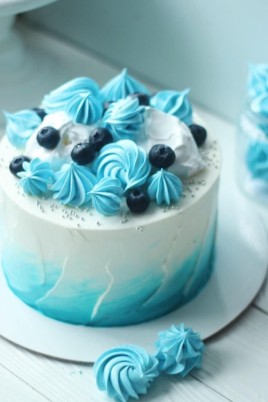 Голубой торт с бабочками (47 фото)