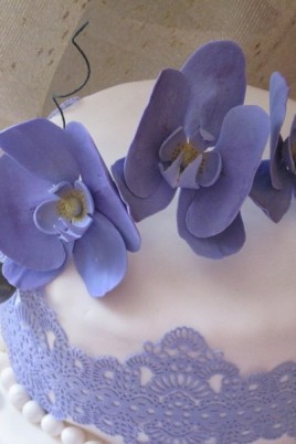 Торт с орхидеями из мастики (60 фото)