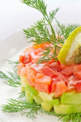 Салат из красной рыбы слабой соли (71 фото)