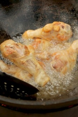 Курица с картошкой в казане на костре (80 фото)