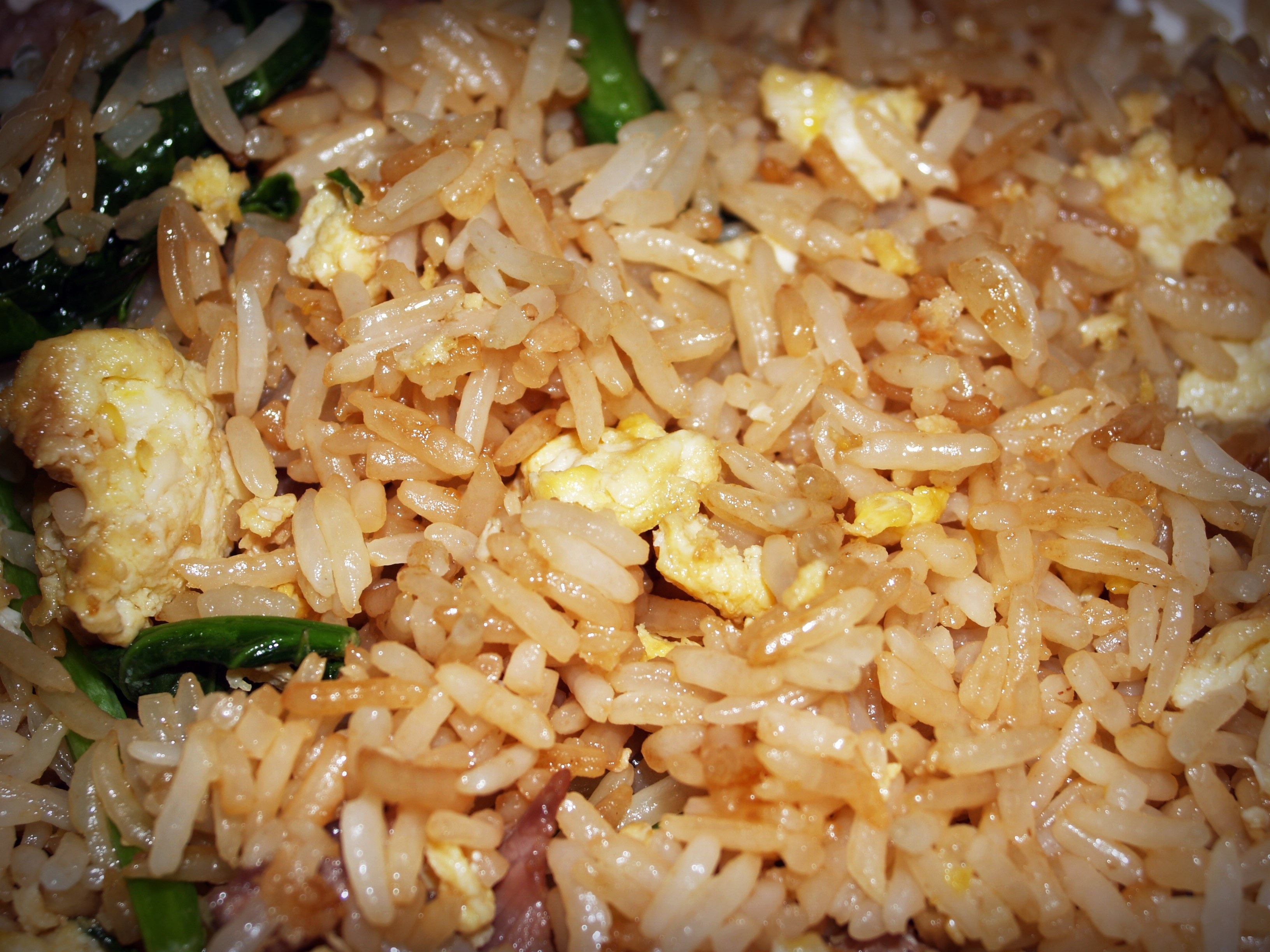 Рис с сладкой курицей. Вкусный рис. Рис еда. Плов из коричневого риса. Азиатская еда с рисом.