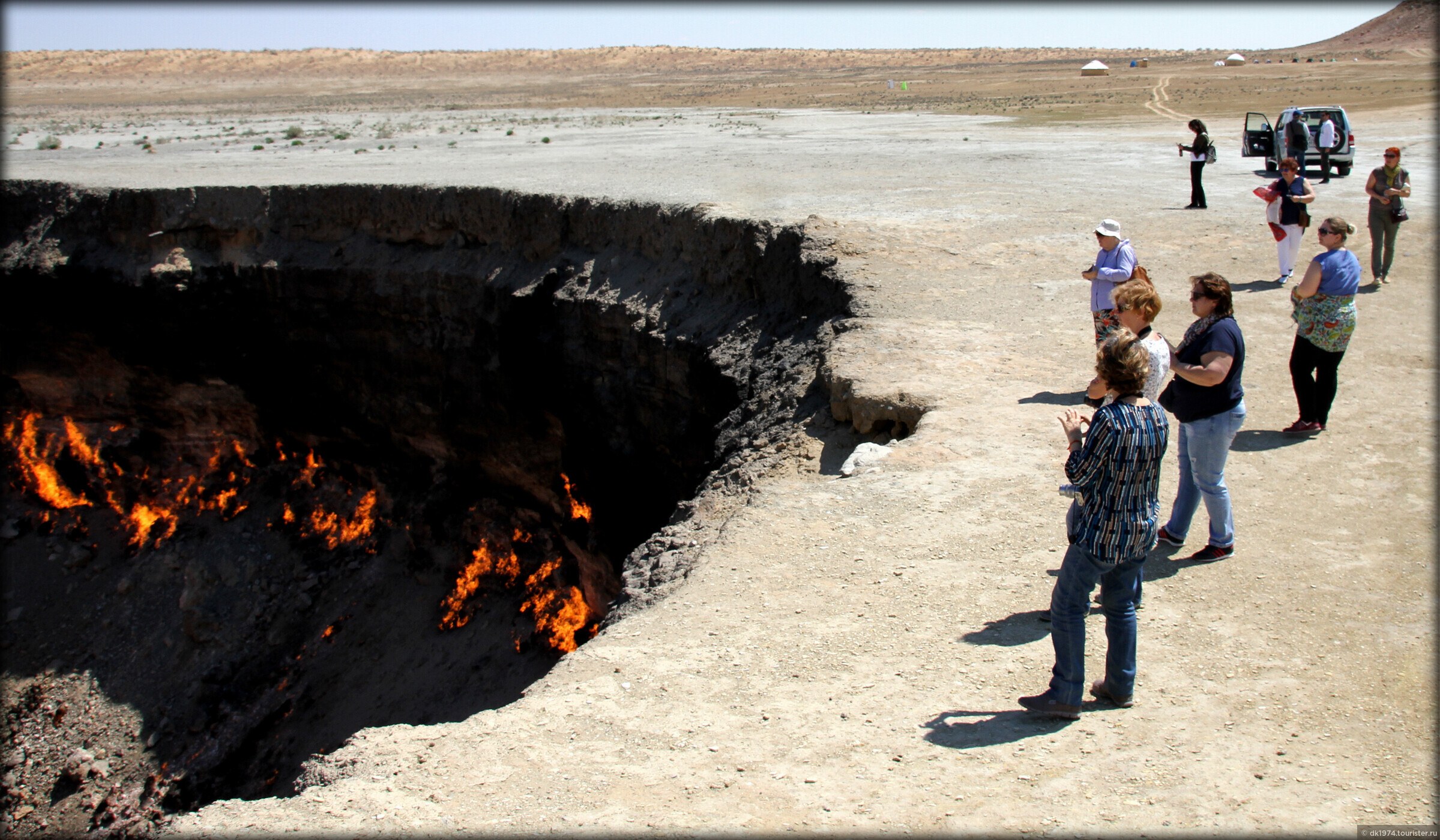 Провалиться в тартарары. "Врата ада" (кратер Дарваза) - Туркменистан.. Газовый кратер врата ада Туркменистан. Врата ада в Каракумах. Кратер Дарваза в Туркменистане.