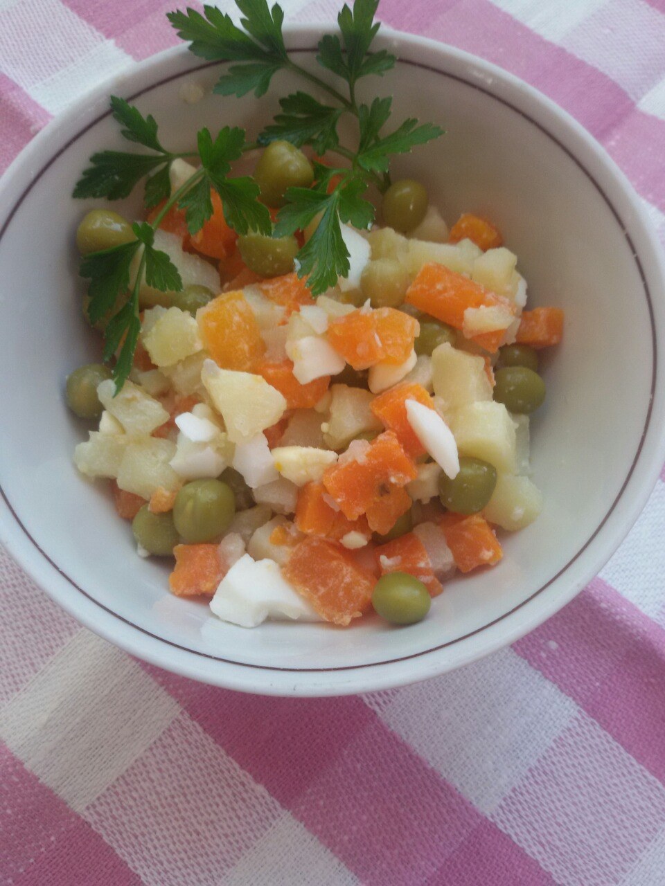 Картошка морковь лук яйца салат