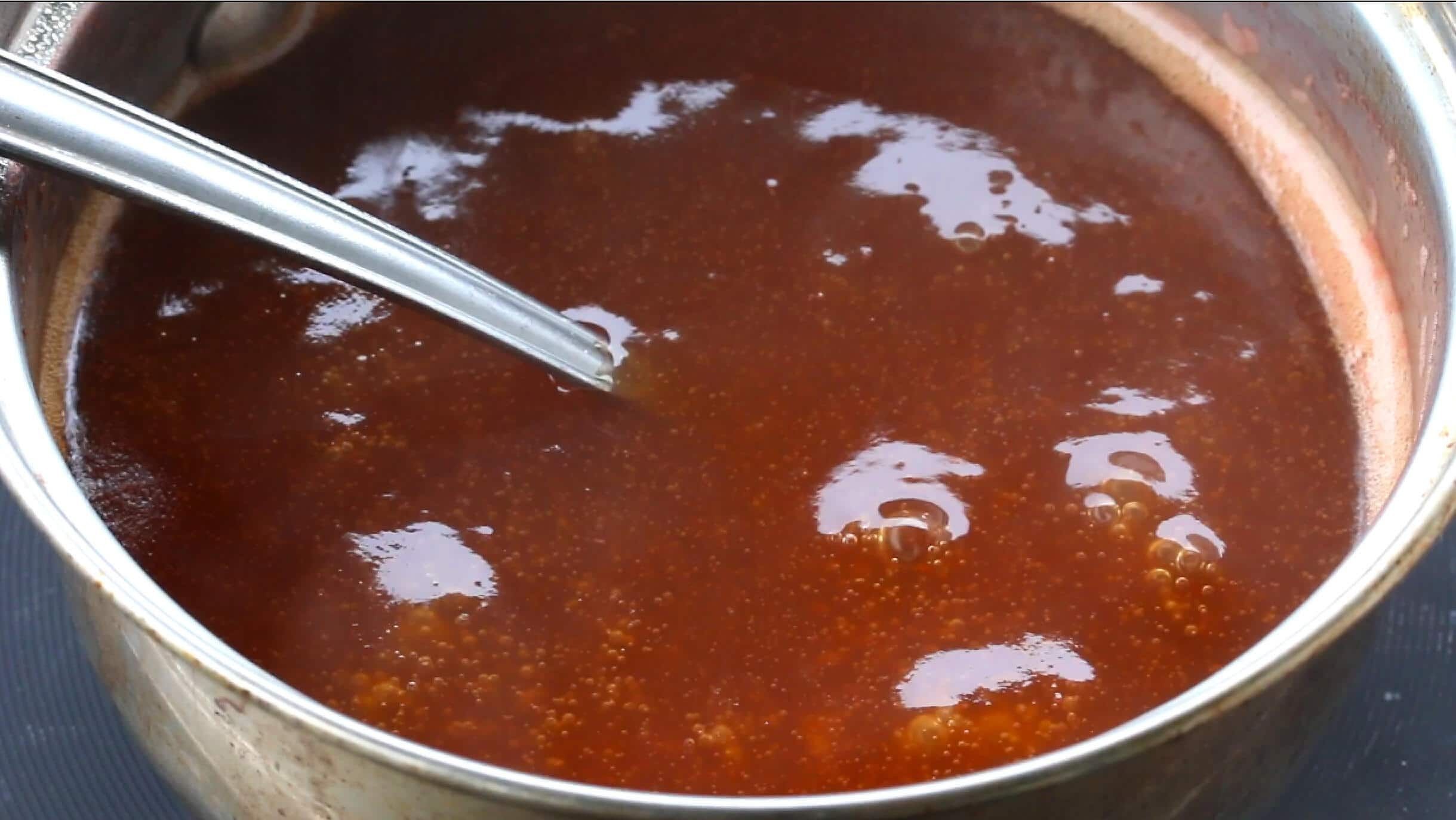 Кисло сладкий соус классический рецепт. Соус красный кисло-сладкий. Китайский кисло-сладкий соус. Приготовление кисло сладкого соуса. Кисло сладкий азиатский соус.