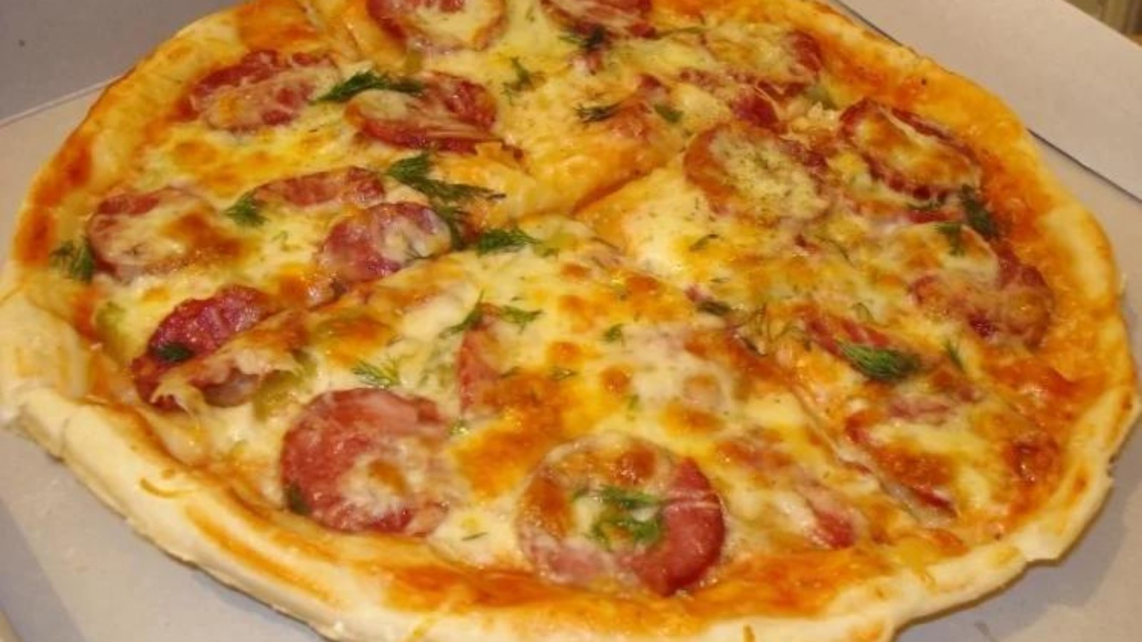 рецепт домашней пиццы в духовке с колбасой и сыром с домашним тестом фото 52