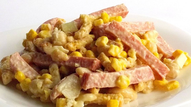 Салат кириешки кукуруза
