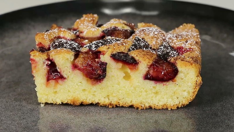 Пирог с персиками