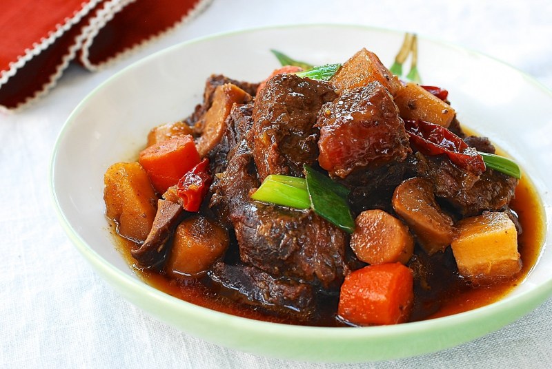 Томленая говядина с овощами