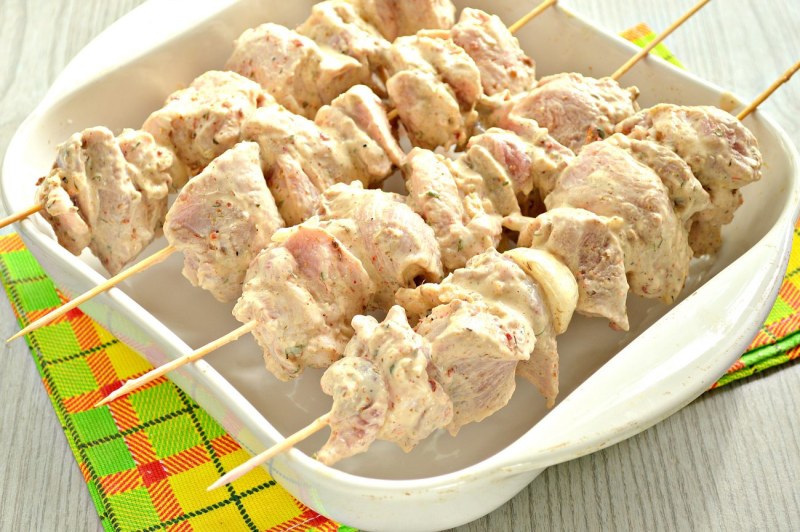 Шашлык из свинины на шпажках