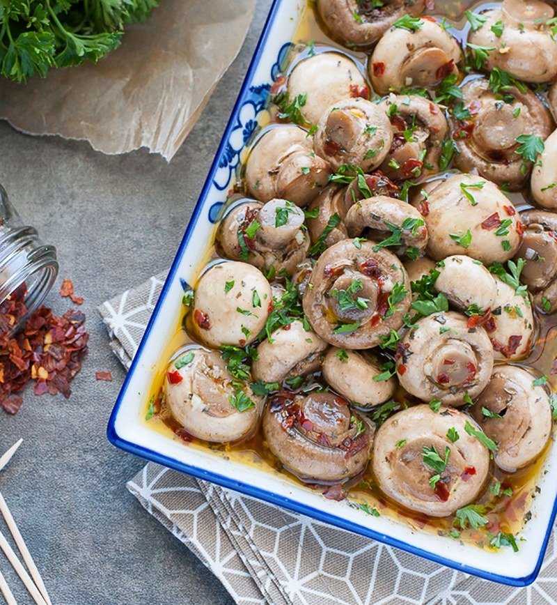 Закуска с шампиньонами