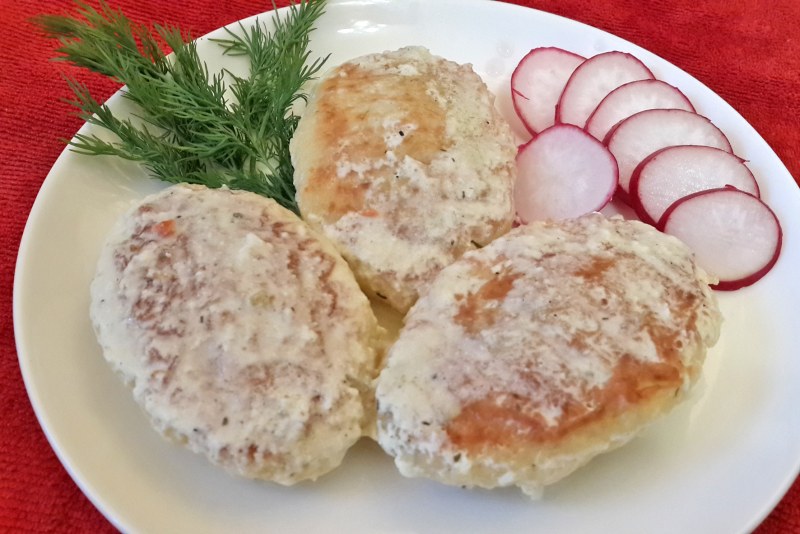 Оладьи картофельные , фаршированные мясом
