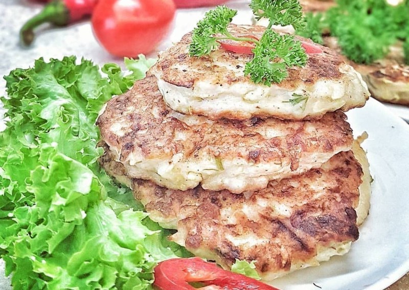Куриные оладьи с кабачком