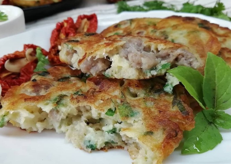 Драники с мясом и сыром