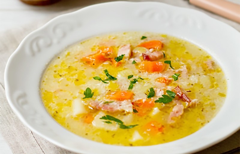 Гороховый суп с копчеными ребрышками