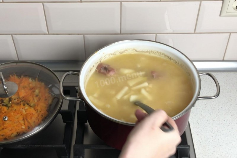 Сырный суп с копченостями и плавленным сыром