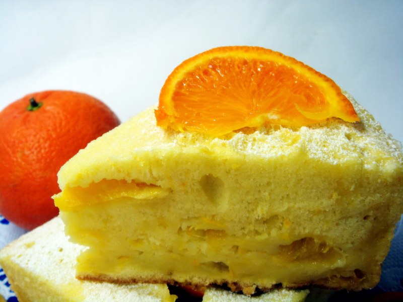 Шарлотка с персиками