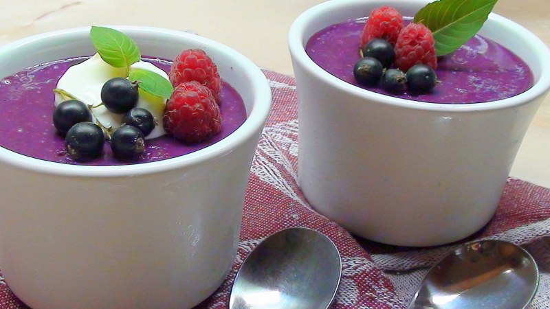 Панна котта с черникой