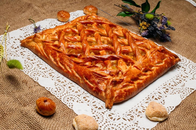 Слоёное тесто с яблоками