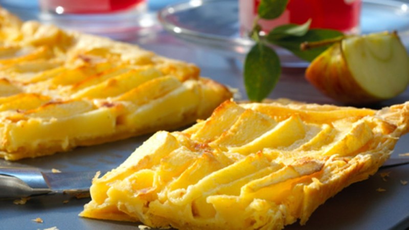 Дрожжевые булочки с яблоками