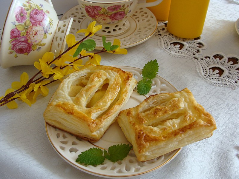 Булочки розочки с яблоками