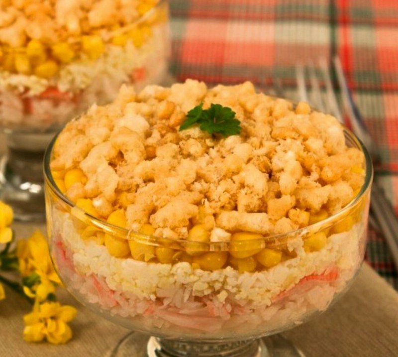 Салат солнышко с горошком