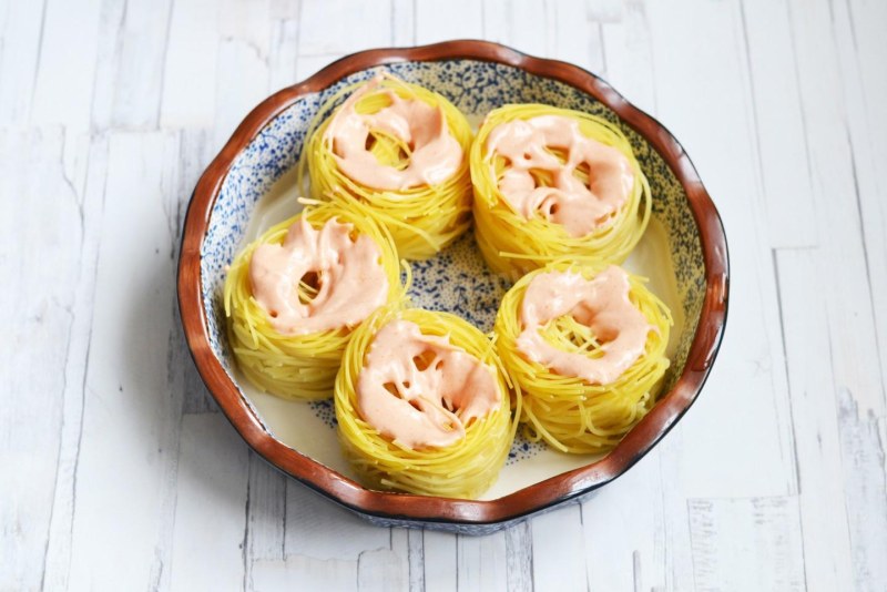 Фаршированные гнезда с курицей