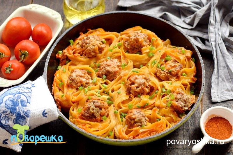 Гнезда из макарон с беконом и сыром