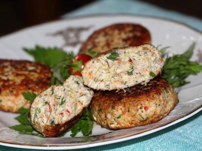 Куриные котлеты с кабачком