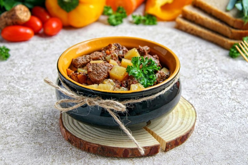 Мясо с черносливом и курагой