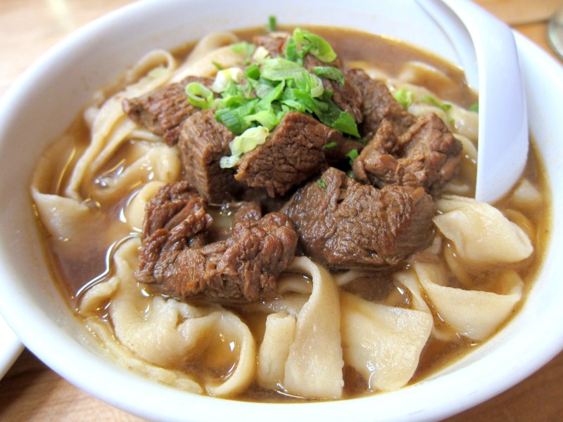 Макароны со свининой
