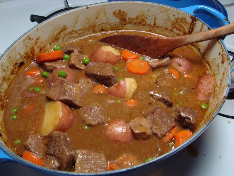 Говядина с овощами в казане