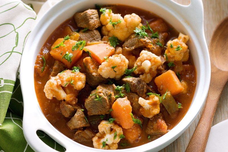 Жаркое из курицы с картошкой