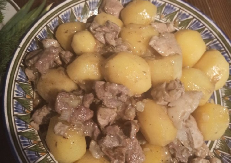 Томленая баранина с овощами