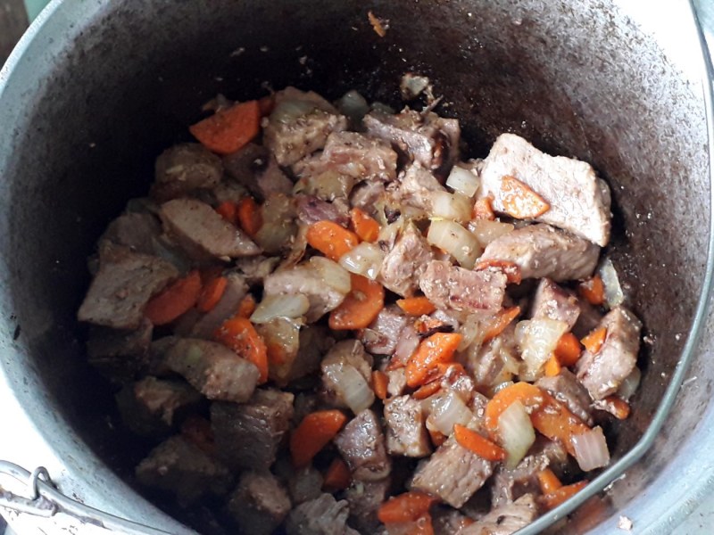 Жаркое в казане с картошкой и мясом