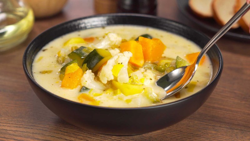 Сырный суп с красной рыбой и плавленным сыром