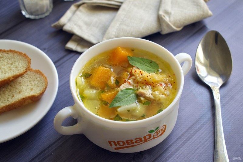 Суп с плавленным сыром и курицей и вермишелью