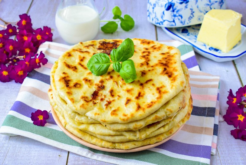 Сырная лепешка