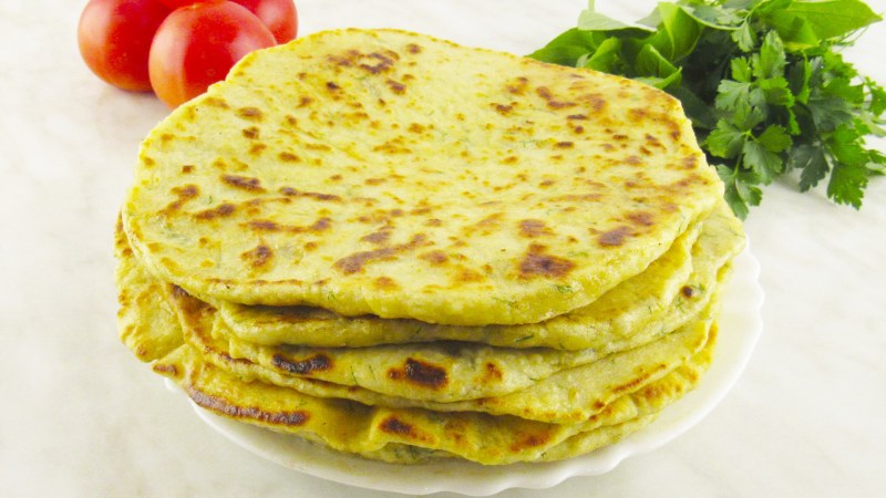 Лепешки с мясом на сковороде