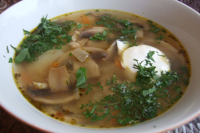 Суп с лисичками