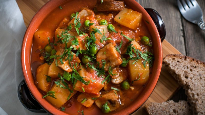 Овощное рагу с куриной грудкой
