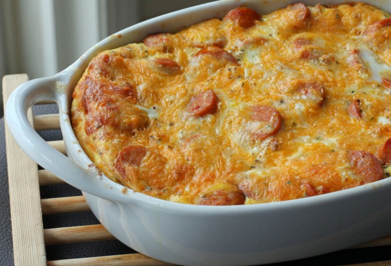 Запеканка из макарон с колбасой и сыром в духовке