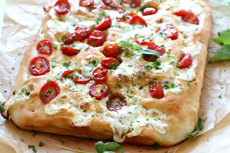 Focaccia Tomato mozzarella
