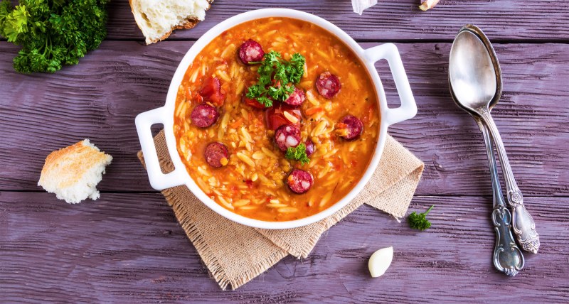 Ячневая каша с копченым мясом