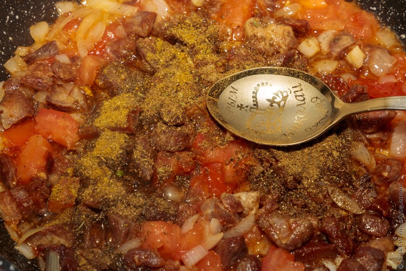 Тушёная картошка с тушёнкой