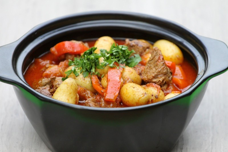 Картошка с тушенкой