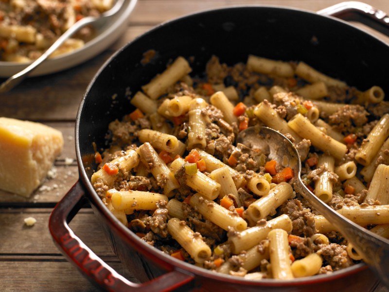 Свинина тушеная с овощами