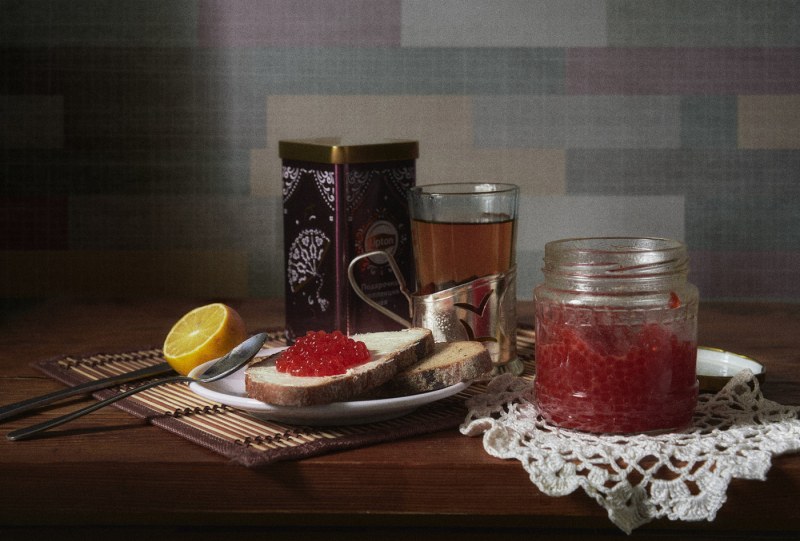 Кофейная чашка с икрой