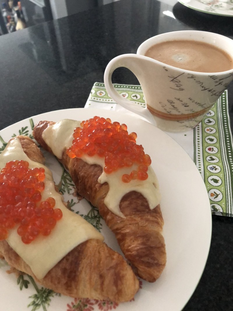 Кофе с бутербродом