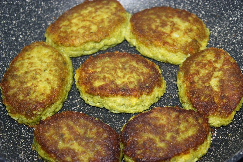 Котлеты из отварной курицы