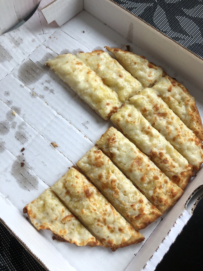 Сырные палочки с песто Додо